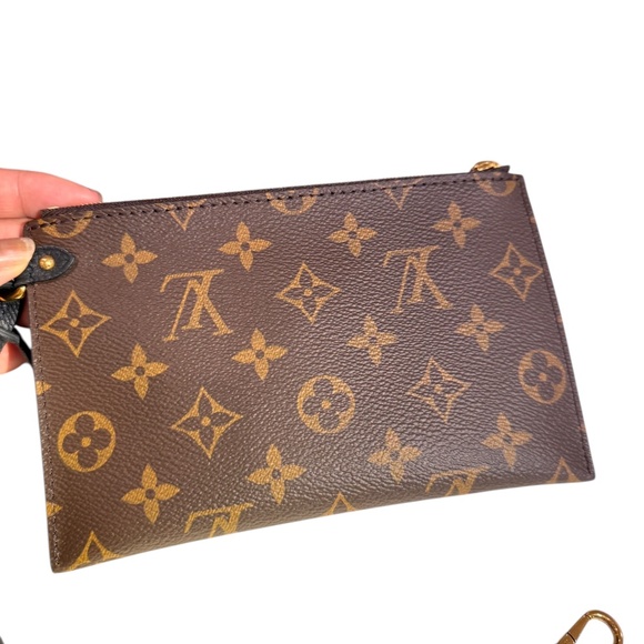 Louis Vuitton Low Key Cabas MM Tote – Black Calfskin w Gold Padlock & Monogram - Picture 9 of 12